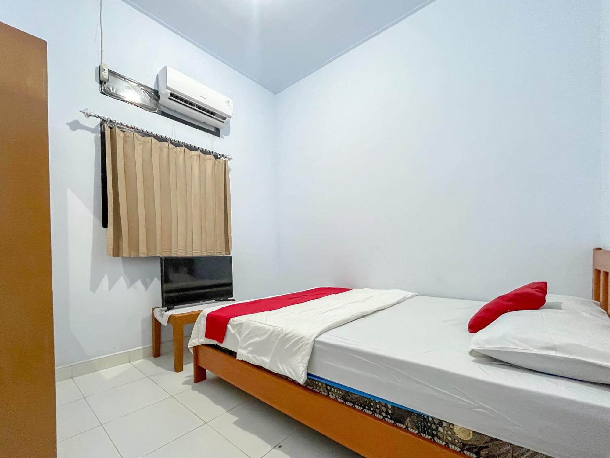 Reddoorz Syariah At Home Ampana Guest House Ampana Kota מראה חיצוני תמונה