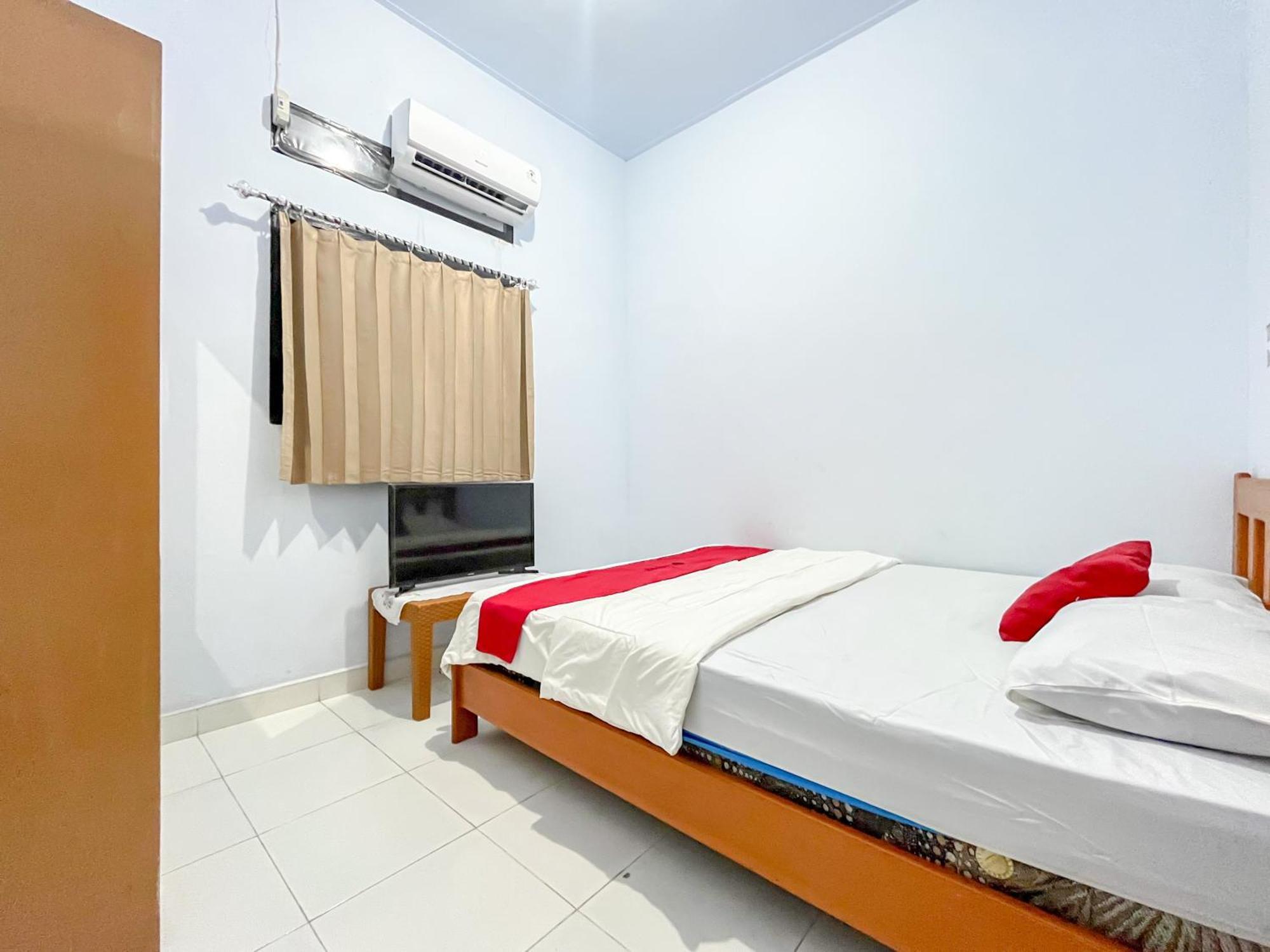 Reddoorz Syariah At Home Ampana Guest House Ampana Kota מראה חיצוני תמונה