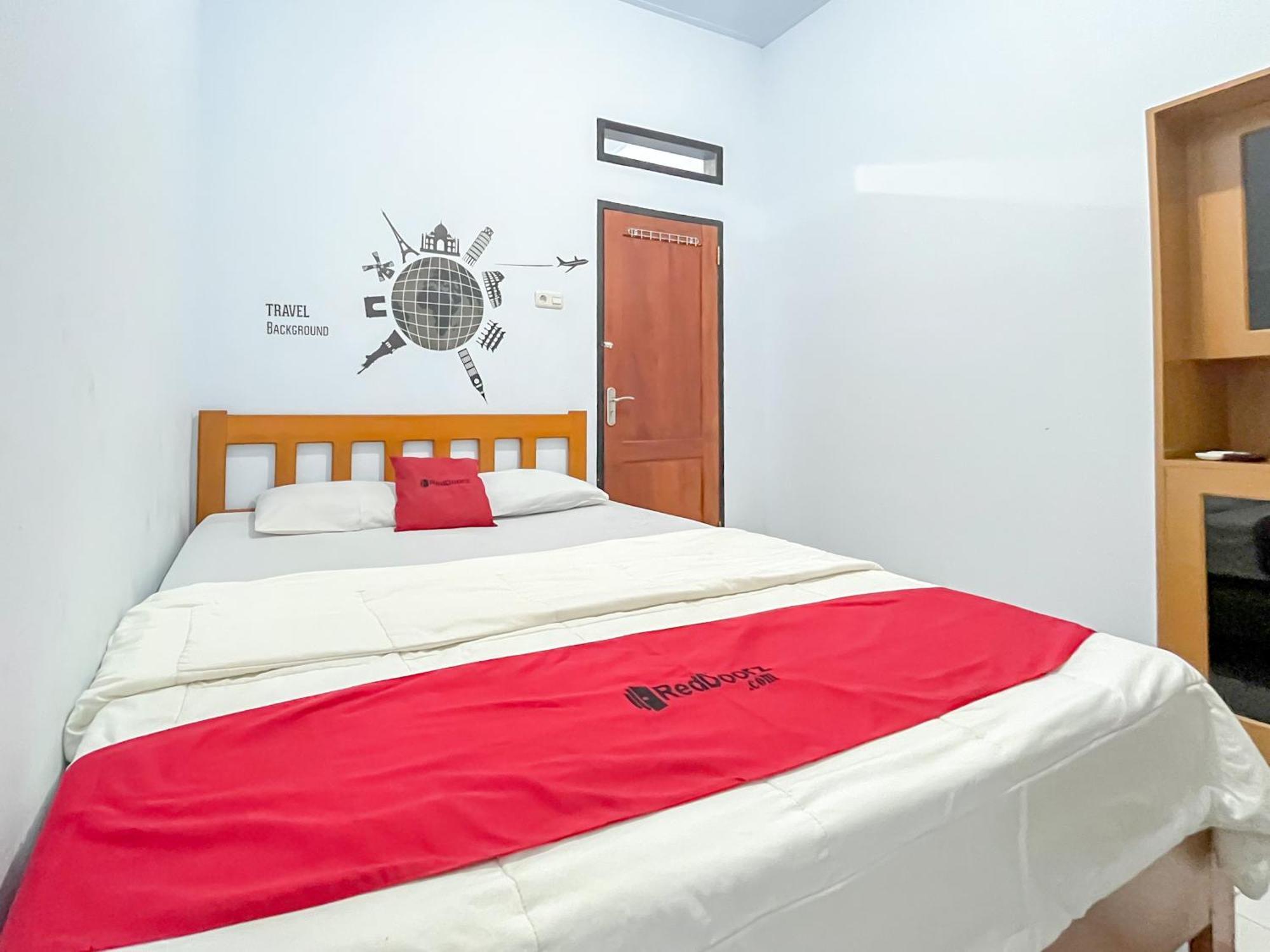 Reddoorz Syariah At Home Ampana Guest House Ampana Kota מראה חיצוני תמונה