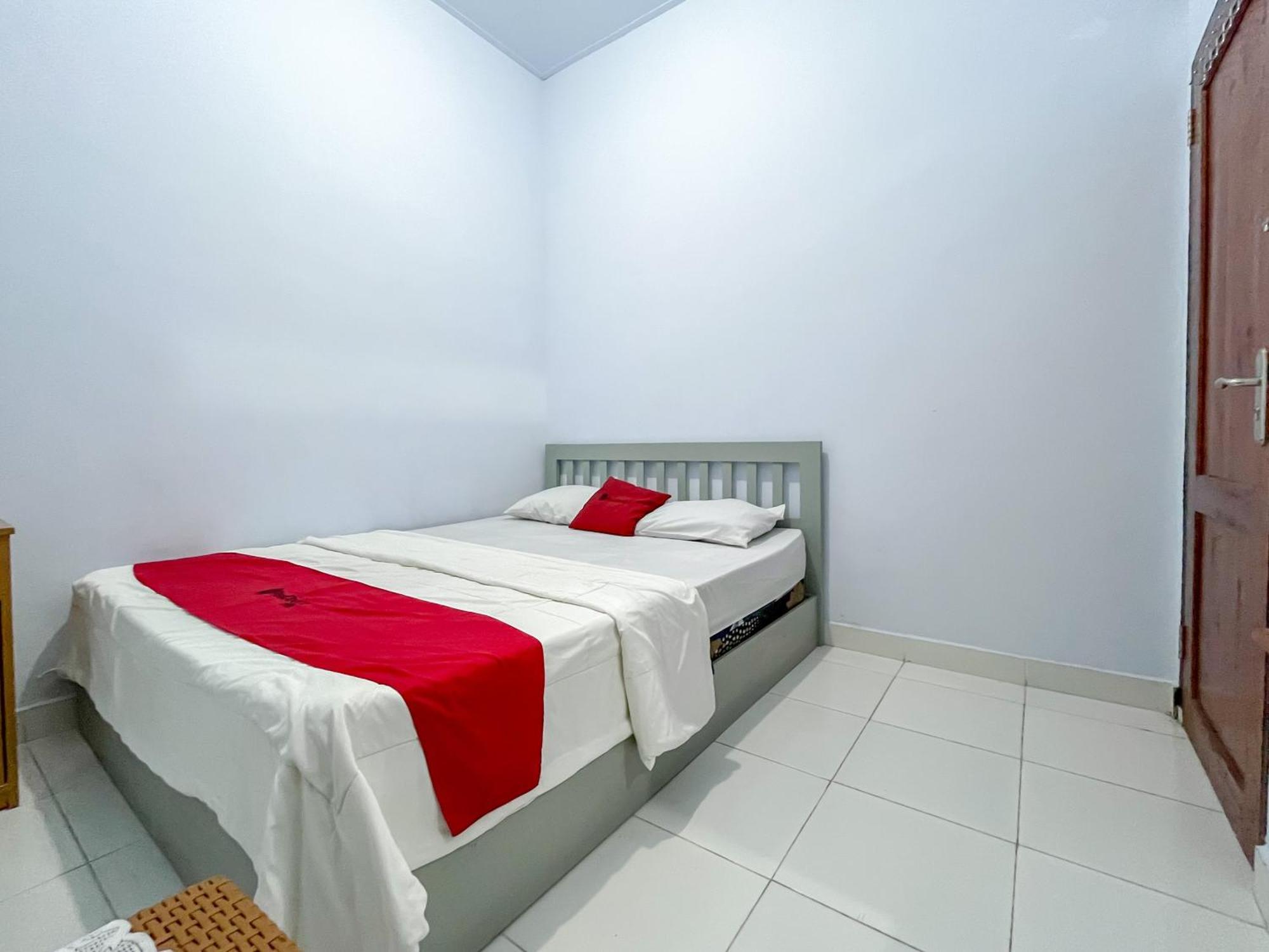 Reddoorz Syariah At Home Ampana Guest House Ampana Kota מראה חיצוני תמונה