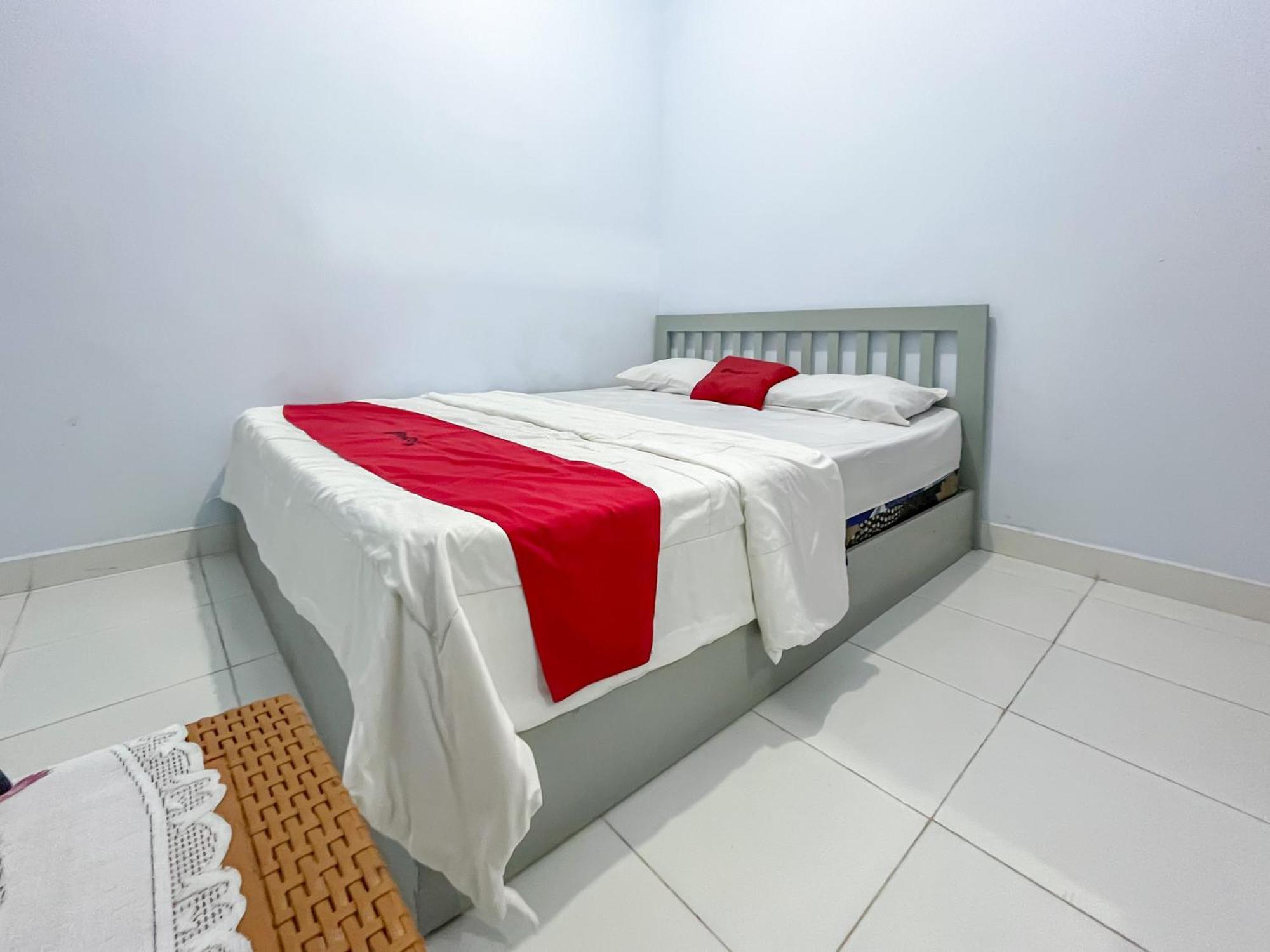 Reddoorz Syariah At Home Ampana Guest House Ampana Kota מראה חיצוני תמונה