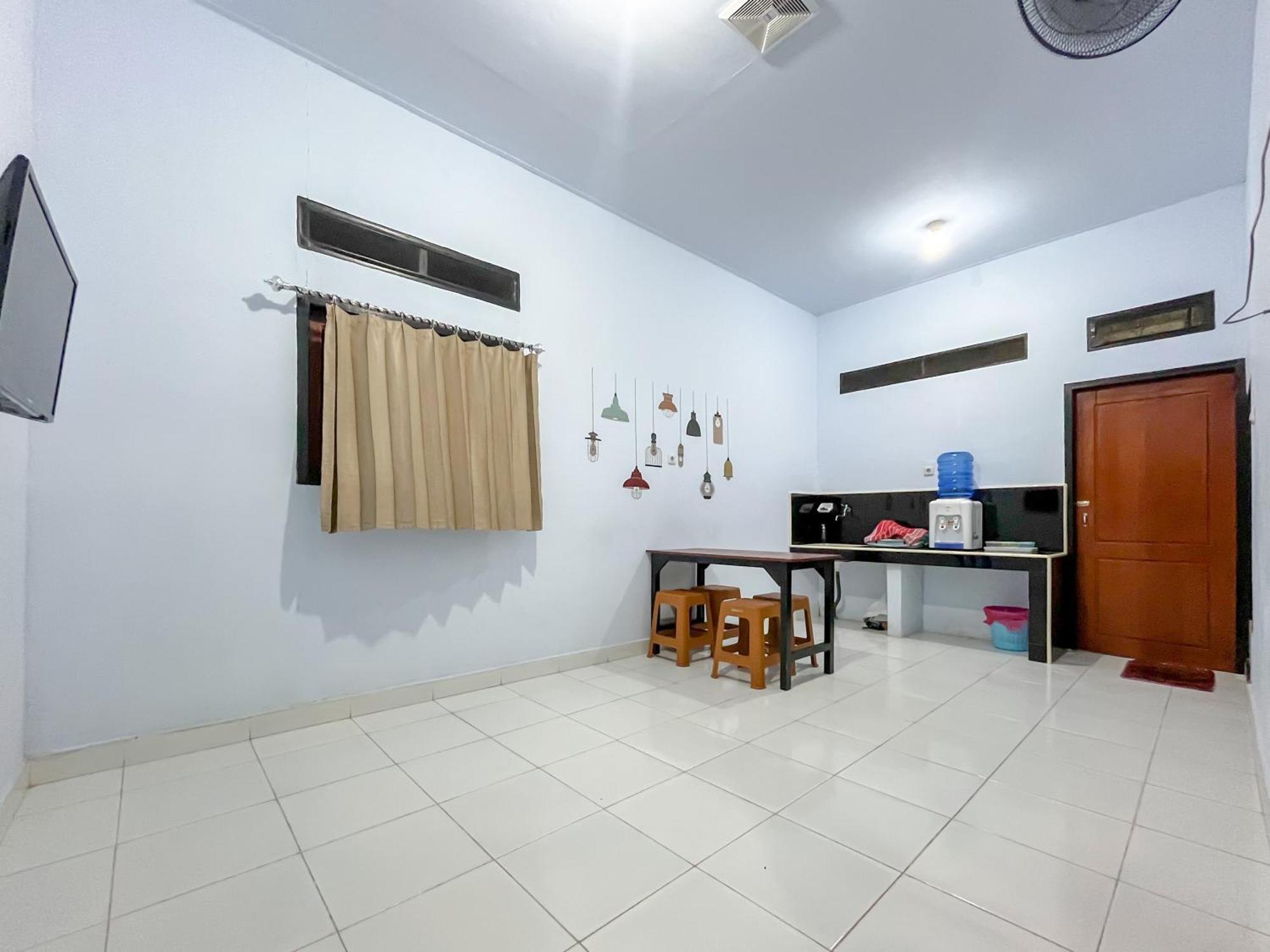 Reddoorz Syariah At Home Ampana Guest House Ampana Kota מראה חיצוני תמונה