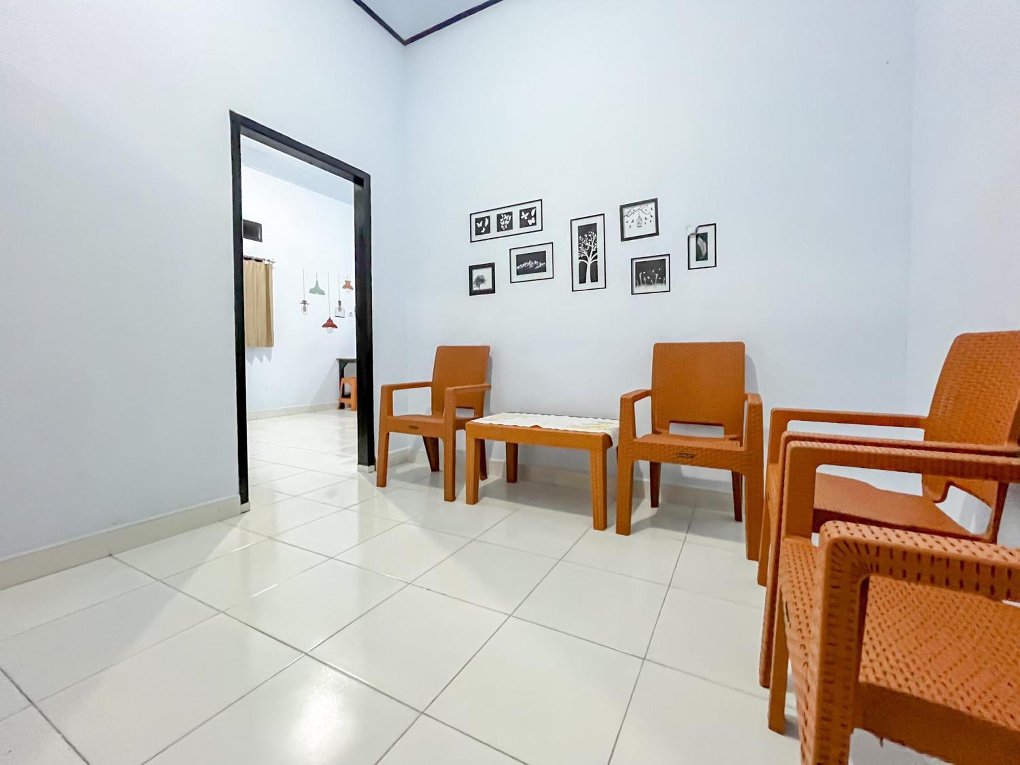 Reddoorz Syariah At Home Ampana Guest House Ampana Kota מראה חיצוני תמונה