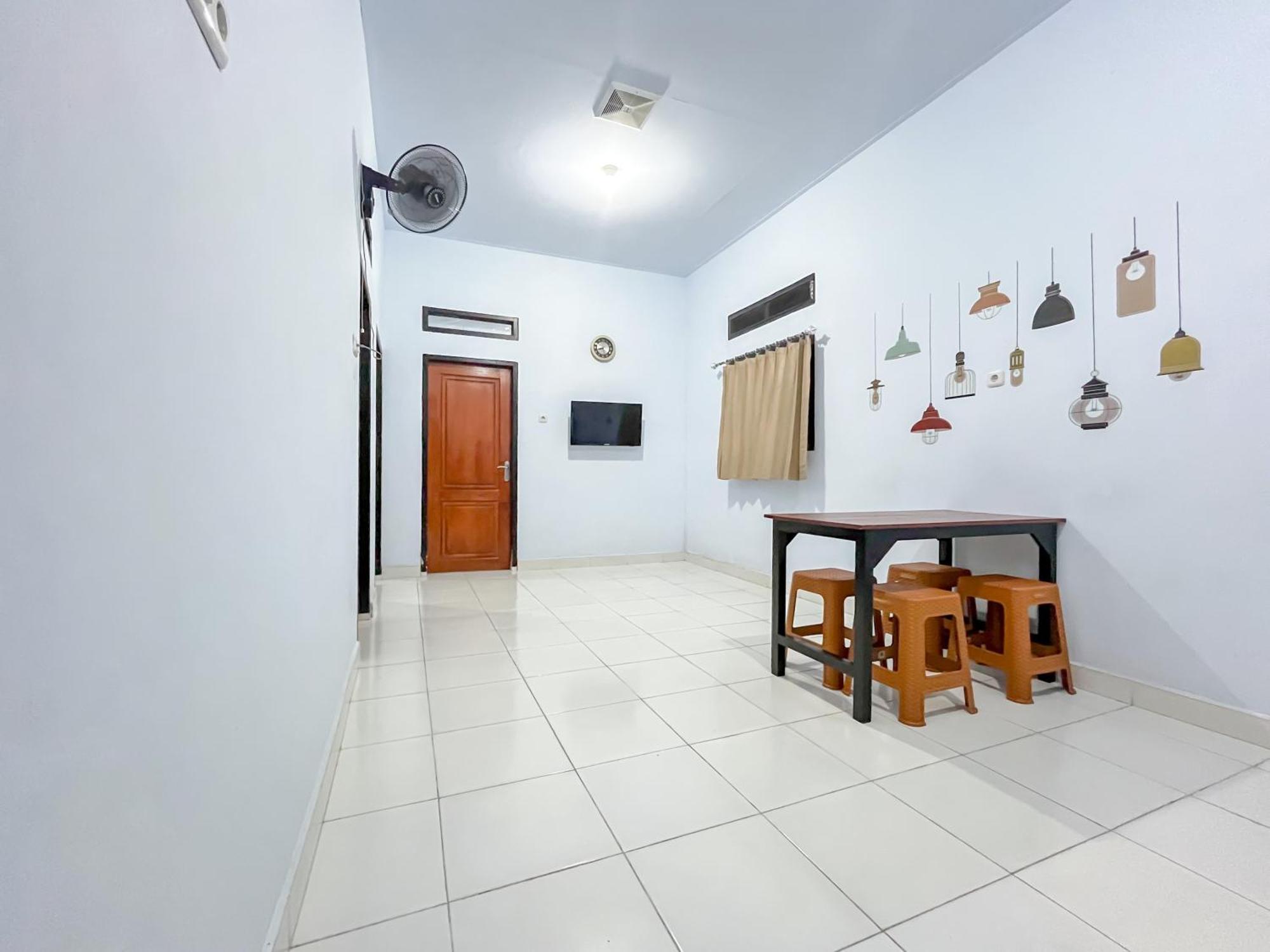 Reddoorz Syariah At Home Ampana Guest House Ampana Kota מראה חיצוני תמונה