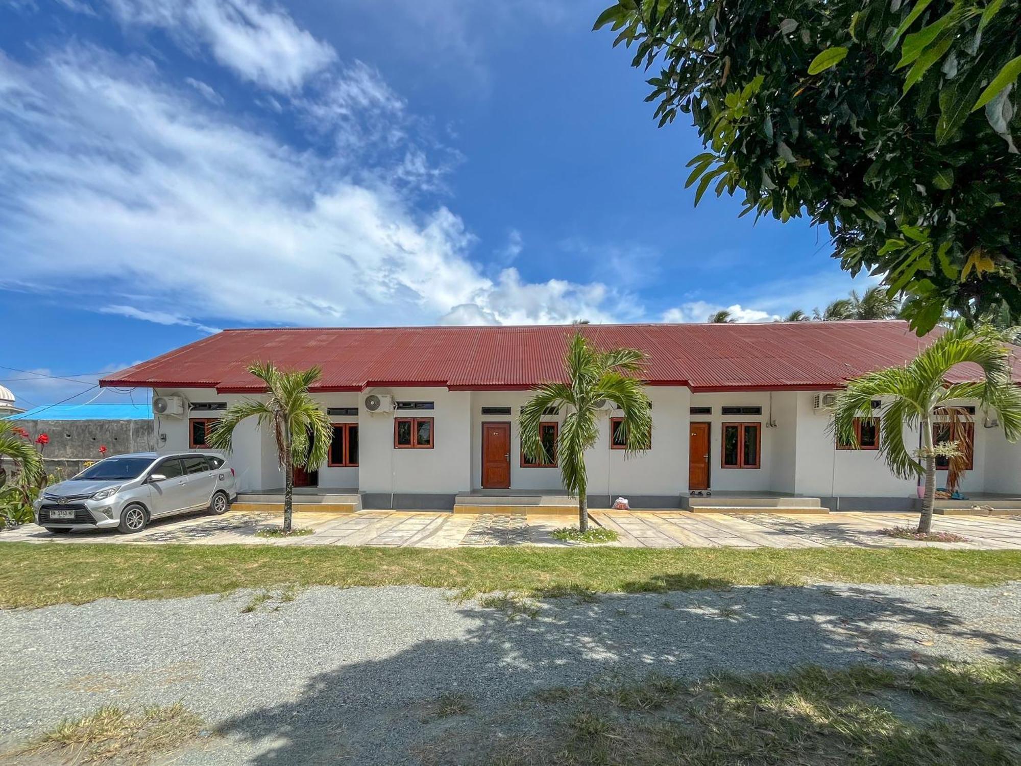 Reddoorz Syariah At Home Ampana Guest House Ampana Kota מראה חיצוני תמונה